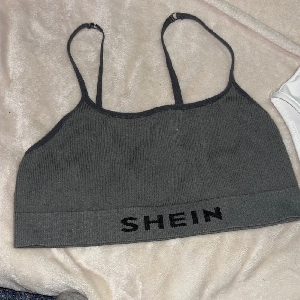 SHEIN bundle - Picture 3 of 4